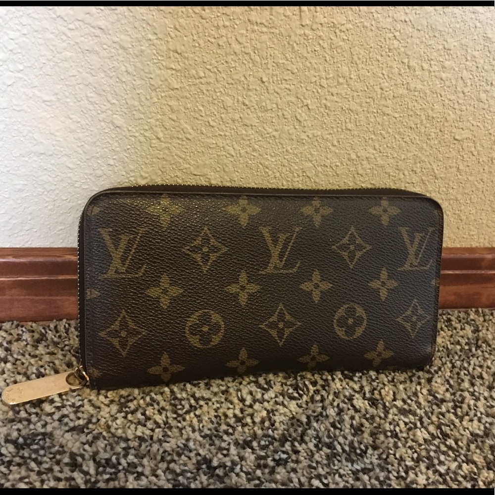Louis Vuitton Brown Monogram Zippy Wallet